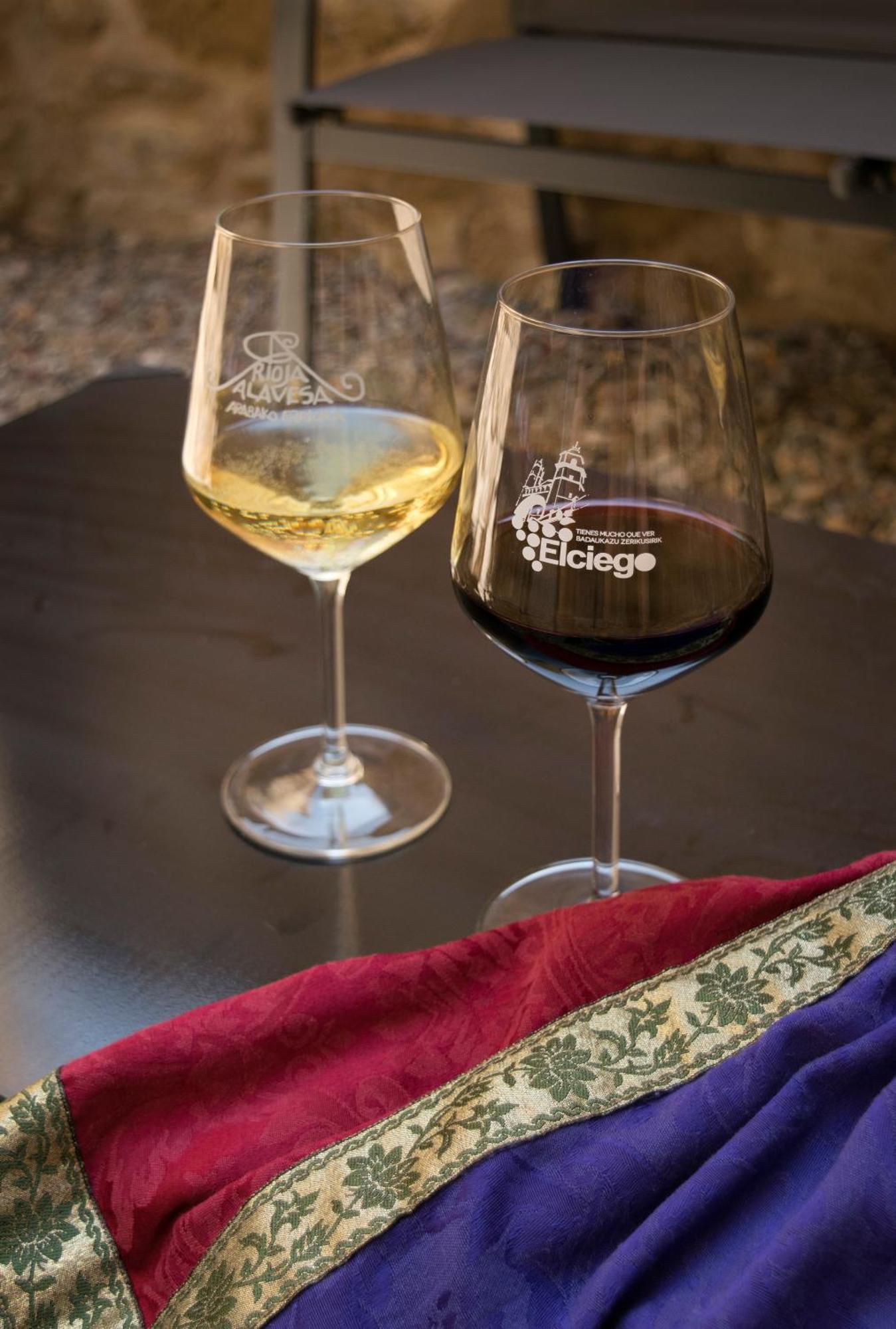En Blanco Y Tinto Villa Elciego Ngoại thất bức ảnh